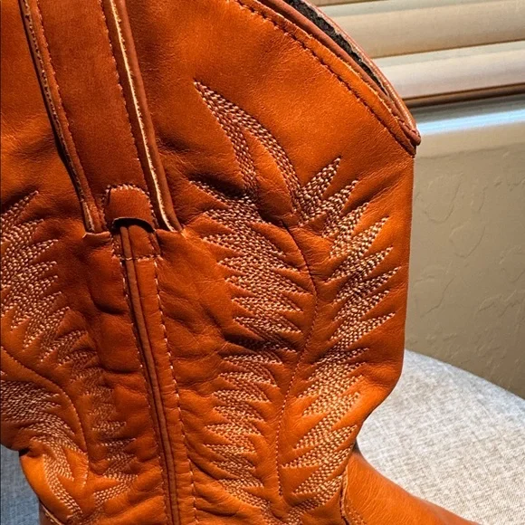 Capezio Women’s Leather Western Ankle Boots Size 8 B Cognac Tan Pointed Toe - Picture 3 of 11